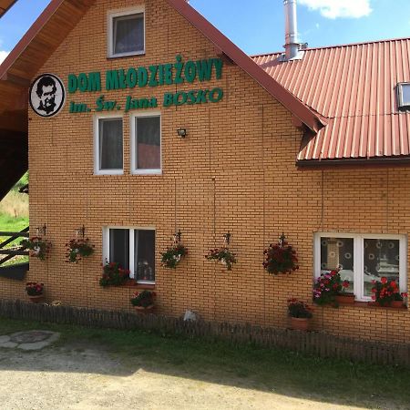 Apartmán Dom Mlodziezowy W Polanie Serednie Male Exteriér fotografie
