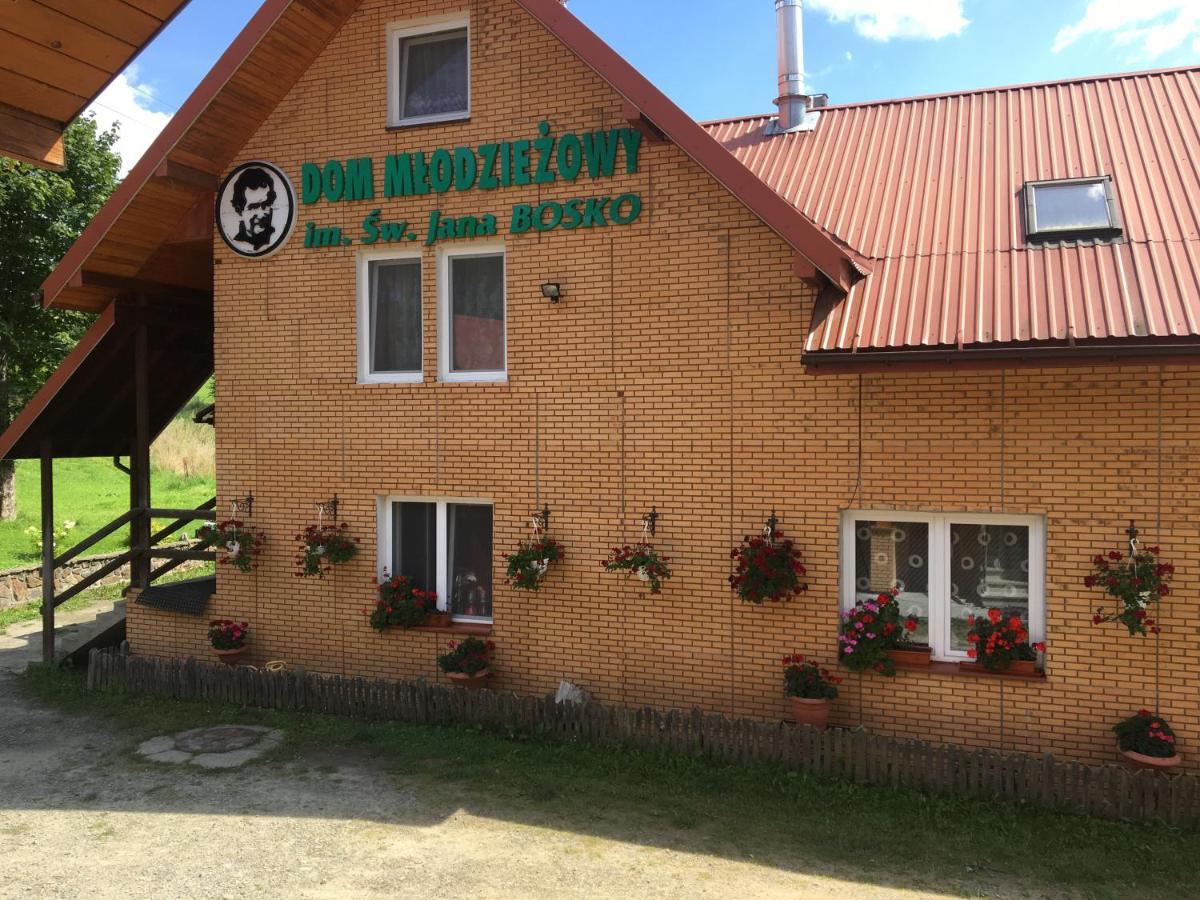 Apartmán Dom Mlodziezowy W Polanie Serednie Male Exteriér fotografie