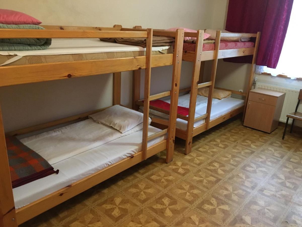 Apartmán Dom Mlodziezowy W Polanie Serednie Male Exteriér fotografie