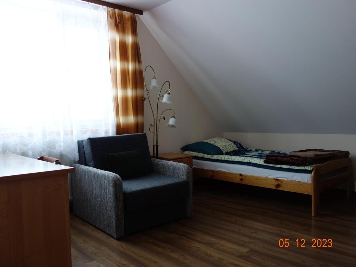Apartmán Dom Mlodziezowy W Polanie Serednie Male Exteriér fotografie